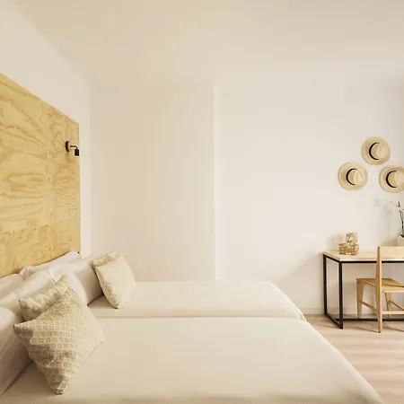 Forenna Hostel (Adults Only)-2